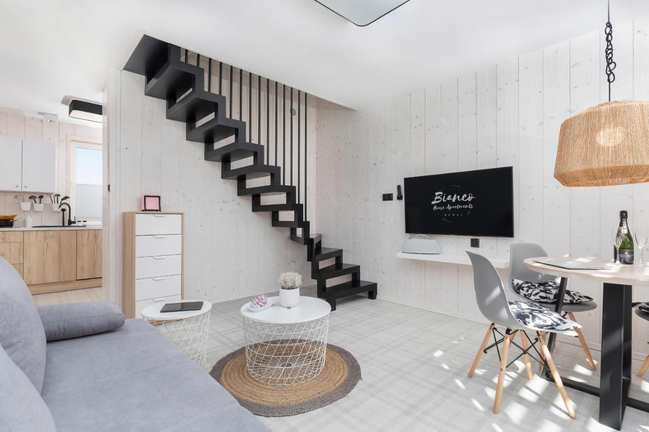 Bianco House Apartments Rewal Exteriér fotografie